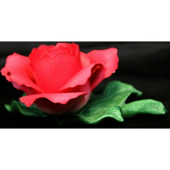 VTG Olympiad Hybrid Red Rose Flower Porcelain Ceramic Figurine Sculpted - Picture 4 of 12